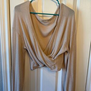 So y lea cropped reversible top on Seashell.